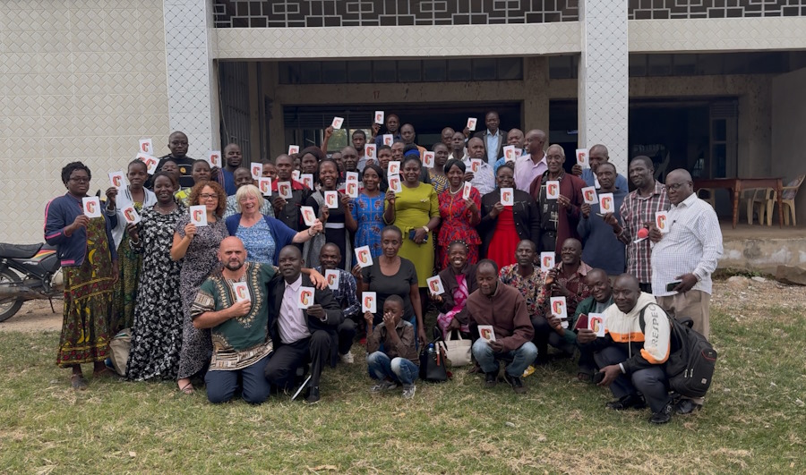 large group jesus at door training