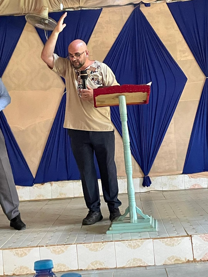 click to view larger image steve preaching in main church
