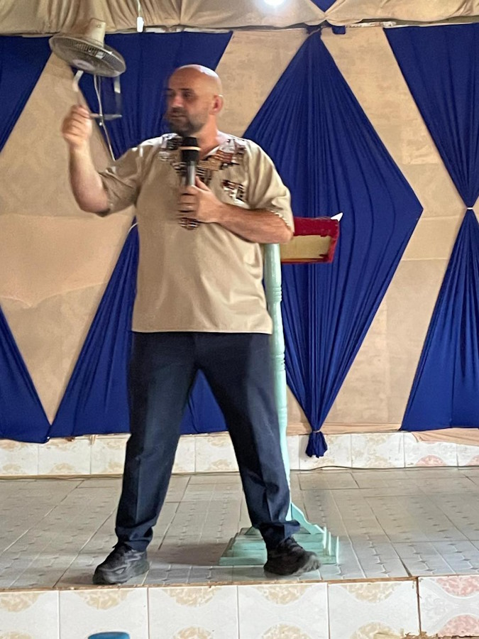 click to view larger image steve preaching in main church